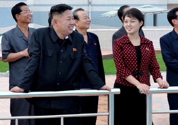 Kim Čong-un a Ri Sol-ču. Kim Čong-un a Ri Sol-ču.