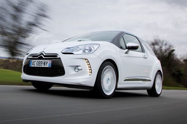 Mezi modely, které využívají novou řadu motorů je i Citroën DS3. Mezi modely, které využívají novou řadu motorů je i Citroën DS3.