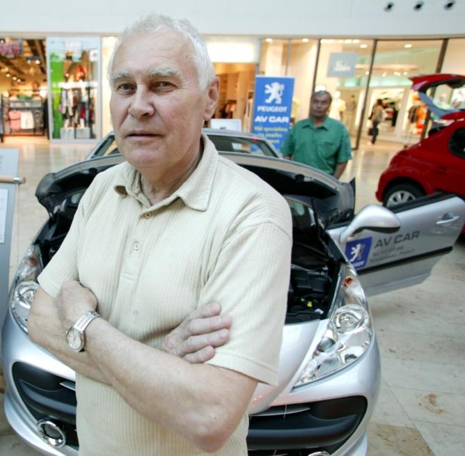 Senioři mohou ji uplatnit jen tehdy, pokud nepobírají důchod. Do 31. prosince požádalo ČSSZ o pozastavení výplaty penze 27 500 lidí (ilustrační foto). Senioři mohou ji uplatnit jen tehdy, pokud nepobírají důchod. Do 31. prosince požádalo ČSSZ o pozastavení výplaty penze 27 500 lidí (ilustrační foto).