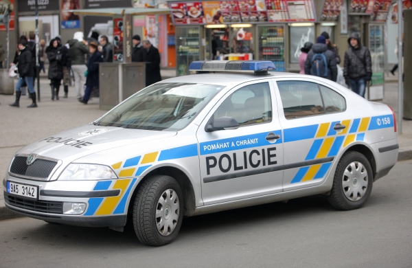 Amnestovaný vězeň dal 4. ledna údajně v Praze pod policejní auta zápalné lahve (ilustrační foto).