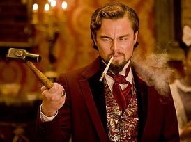 Leonardo Di Caprio jako nelítostný otrokář Calvin Candie.