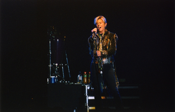 David Bowie na archivním snímku z roku 2005. David Bowie na archivním snímku z roku 2005.