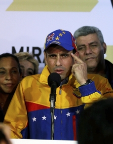 Opoziční předák Henrique Capriles zdůraznil, že nynější prezidentské období končí právě 10. ledna.