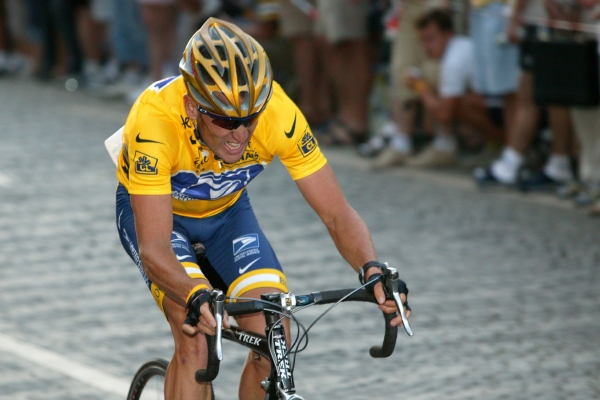 Lance Armstrong na archivním snímku. Lance Armstrong na archivním snímku.