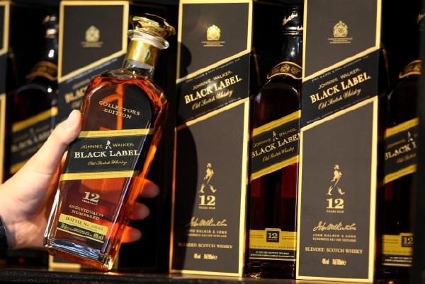 Skotská whisky by mohla kvůli speciální dani zdražit (ilustrační foto). Skotská whisky by mohla kvůli speciální dani zdražit (ilustrační foto).