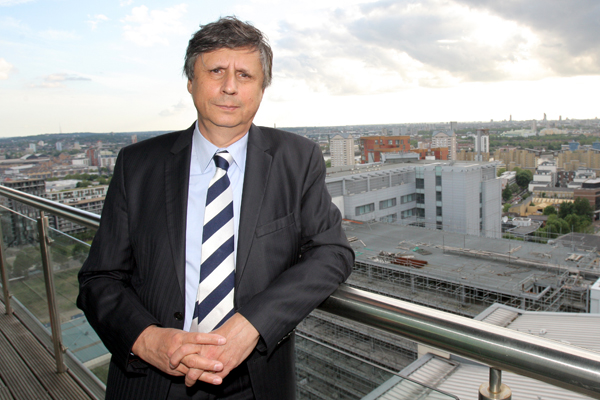 Jan Fischer, kandidát na prezidenta. Jan Fischer, kandidát na prezidenta.