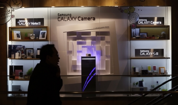 Samsung Galaxy S patří k velmi oblíbeným mobilním telefonům.