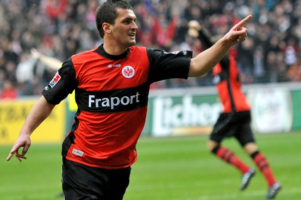 Martin Fenin v dresu Eintrachtu Frankfurt. Martin Fenin v dresu Eintrachtu Frankfurt.