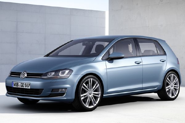 Otázkou zůstává, zda prodejům v Evropě pomohou novinky. Jako třeba VW Golf sedmé generace. Otázkou zůstává, zda prodejům v Evropě pomohou novinky. Jako třeba VW Golf sedmé generace.