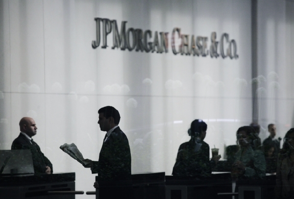 Největší americká banka JPMorgan Chase & Co hospodařila ve čtvrtém čtvrtletí s čistým ziskem 5,7 miliardy dolarů.