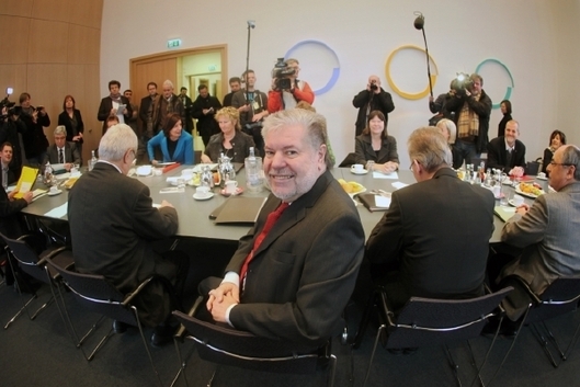 "Král" Kurt Beck (uprostřed).