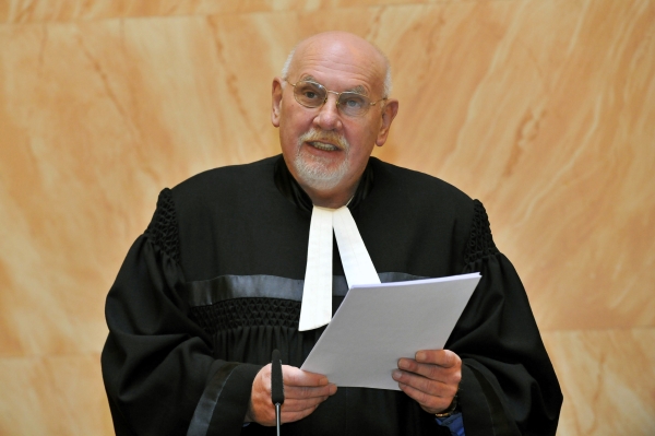 Ústavní soudce Pavel Rychetský. Ústavní soudce Pavel Rychetský.