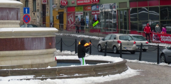 Muž se na Václavském náměstí pokusil upálit.