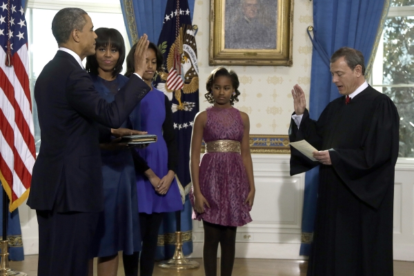 Obama v Bílém domě složil prezidentský slib.