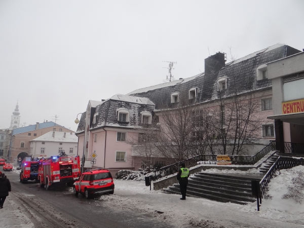 Při požáru domova s pečovatelskou službou v Příboře na Novojičínsku (na snímku) zemřeli 21. ledna dva důchodci. Další čtyři jsou v nemocnici. Při požáru domova s pečovatelskou službou v Příboře na Novojičínsku (na snímku) zemřeli 21. ledna dva důchodci. Další čtyři jsou v nemocnici.