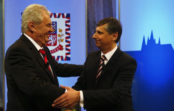 Jan Fischer (vpravo) s Milošem Zemanem.