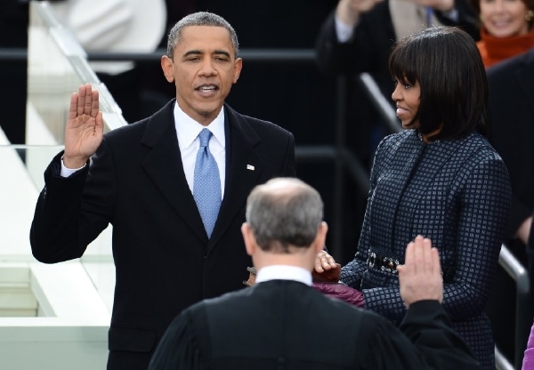 Obama při druhé veřejné přísaze na úřad prezidenta. Obama při druhé veřejné přísaze na úřad prezidenta.