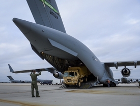 Britové půjčili Francouzům dva letouny C-17.