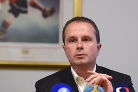 Předseda disciplinární komise Fotbalové asociace ČR Jiří Golda rezignoval na svoji funkci.