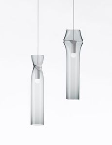 Výsledkem spolupráce Lasvit a japonského studia Nendo je Press Lamp.