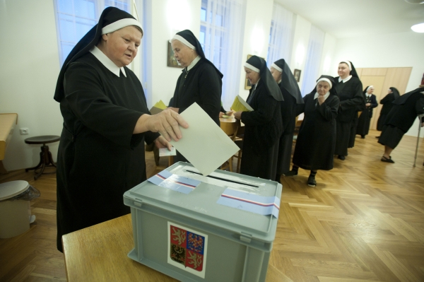 Ve Velehradě už odvolily i řádové sestry Kongregace sv. Cyrila a Metoděje. Ve Velehradě už odvolily i řádové sestry Kongregace sv. Cyrila a Metoděje.