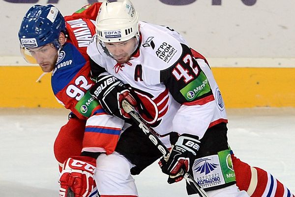 Jakub Nakládal (vlevo) v dresu Lva.