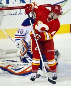 Jiří Hudler (na fotografii) si v zápase proti Edmontonu připsal asistenci.