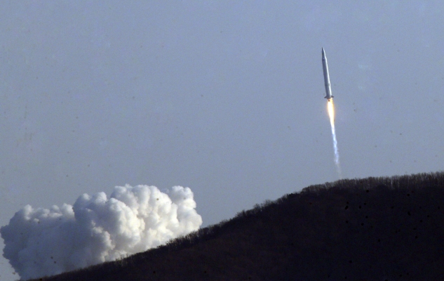 Nosná raketa KSLV-I s družicí odstartovala v 16 hodin místního času.