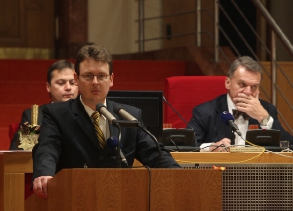 Zastupitel Lukáš Plachý (vlevo). Zastupitel Lukáš Plachý (vlevo).