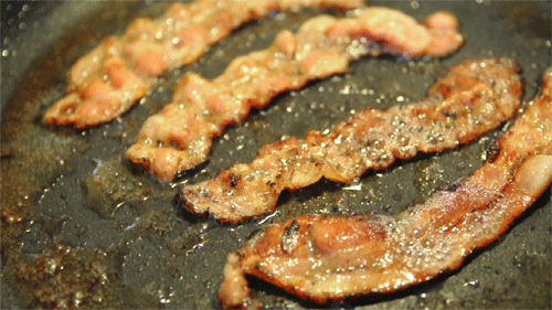 Slanina na pánvi. Slanina na pánvi.