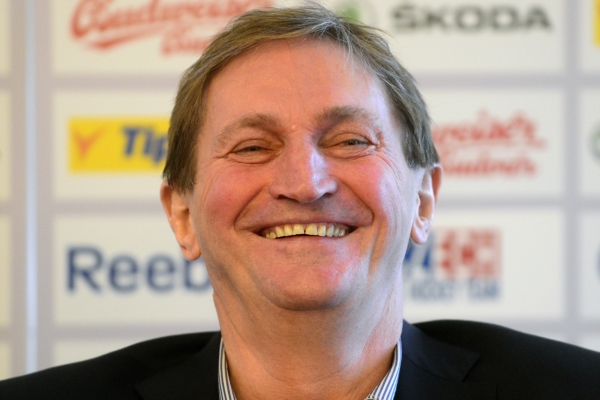 Trenér Alois Hadamczik. Trenér Alois Hadamczik.