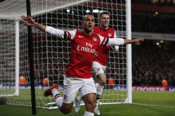 Útočník Theo Walcott zařídil Arsenalu remízu s Liverpoolem.