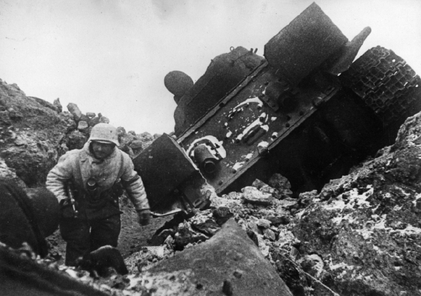 Před koncertem bude ve vestibulu domu kultury zahájena výstava věnovaná stalingradské bitvě. Před koncertem bude ve vestibulu domu kultury zahájena výstava věnovaná stalingradské bitvě.