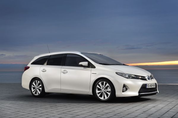 Světovou premiéru bude mít v Ženevě kombík modelu Toyota Auris.