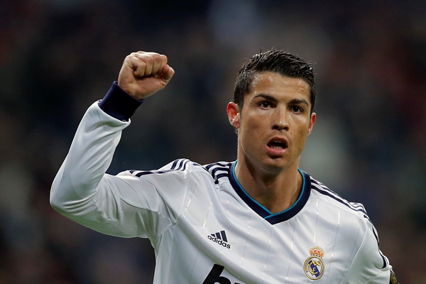 Cristiano Ronaldo v dresu Realu Madrid.