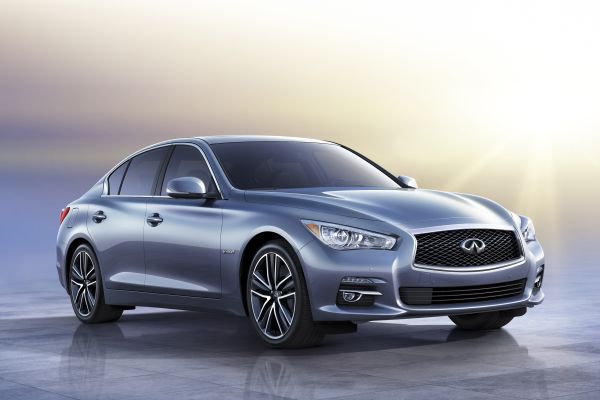 Infiniti Q50, který obohatí evropský trh luxusních značek.