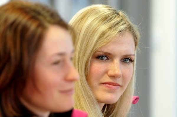 Veronika Vítková a Gabriela Soukalová (vpravo).