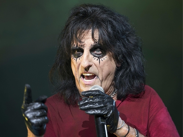 Zpěvák Alice Cooper.