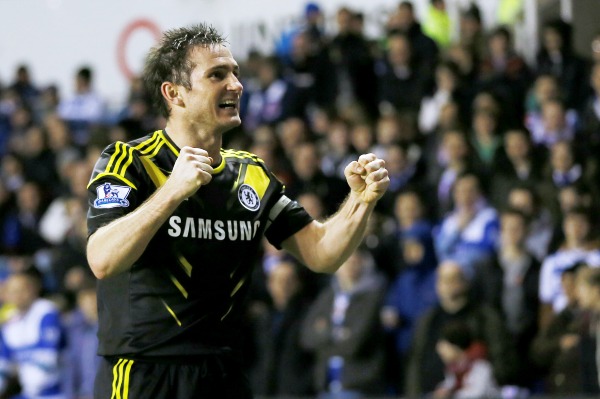 Frank Lampard by měl podle kouče Hodgsona zůstat v Anglii.