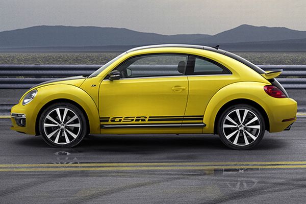 Žlutočerný VW Beetle v limitované edici. 