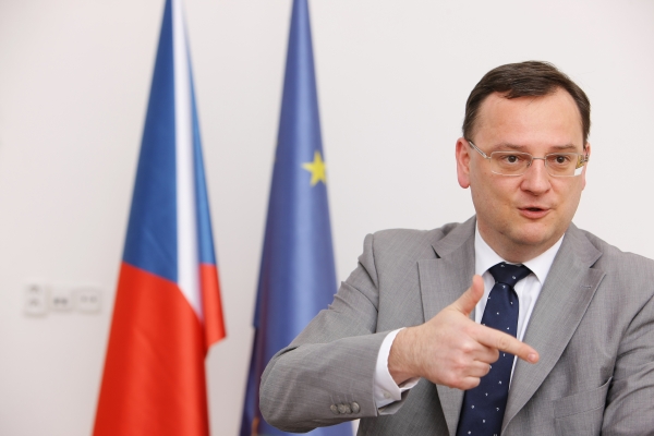 Premiér Petr Nečas byl připraven použít české veto.