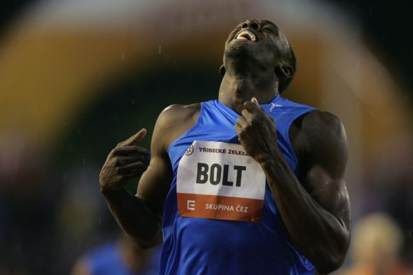 Jamajský sprinter Usain Bolt při svém vystoupení v Ostravě. Jamajský sprinter Usain Bolt při svém vystoupení v Ostravě.