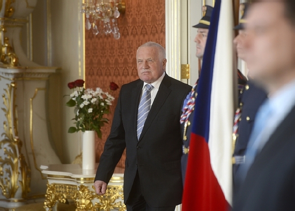Dosluhující prezident Václa Klaus podepsal zákon, který myslí na oběti trestných činů.