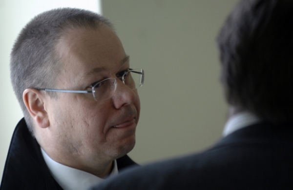 Obviněný Karel Takáč u soudu (snímek z roku 2007).