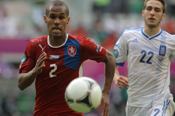 Theo Gebre Selassie (vlevo) se možná nevyhne operaci.