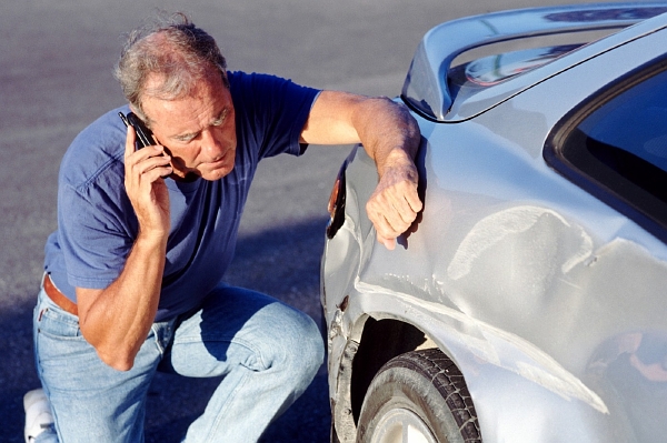 Nejvyšší počet případů pojistného podvodu odhalili specialisté pojišťoven již tradičně v pojištění motorových vozidel (ilustrační foto). Nejvyšší počet případů pojistného podvodu odhalili specialisté pojišťoven již tradičně v pojištění motorových vozidel (ilustrační foto).