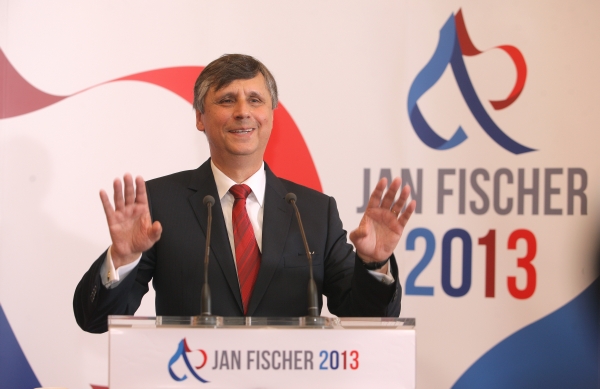 Jan Fischer dluží za svou kampaň sedm až osm milionů.