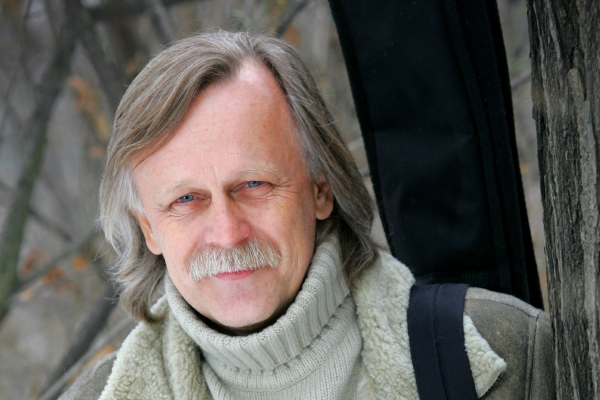 Jiří Dědeček slaví šedesátiny s humorem.