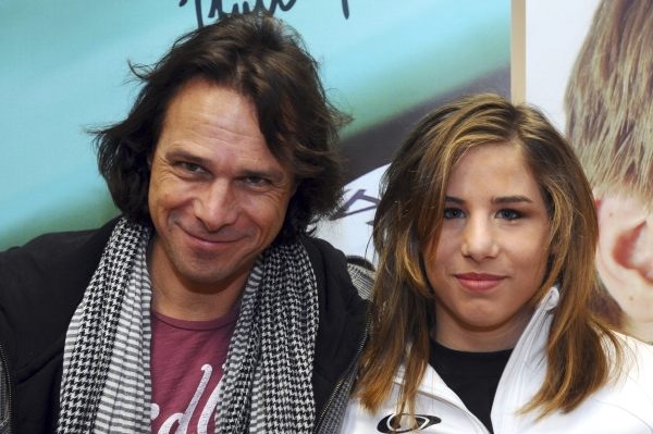 Snowboardistka Ester Ledecká s otcem. Snowboardistka Ester Ledecká s otcem.