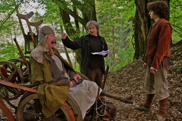 Nová filmová pohádka podle scénáře Pavla Göbla (uprostřed) je jednou z nejnáročnějších realizací v české kinematografii posledních let. 